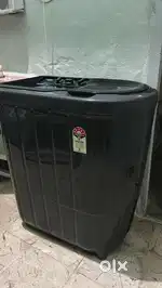 Whirlpool semi automatic washing machine