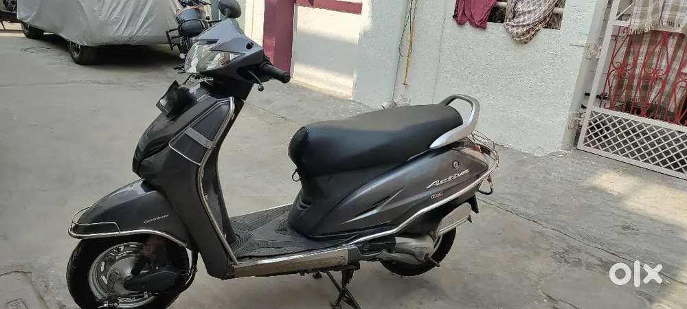 Activa 3G Grey in colour first owner