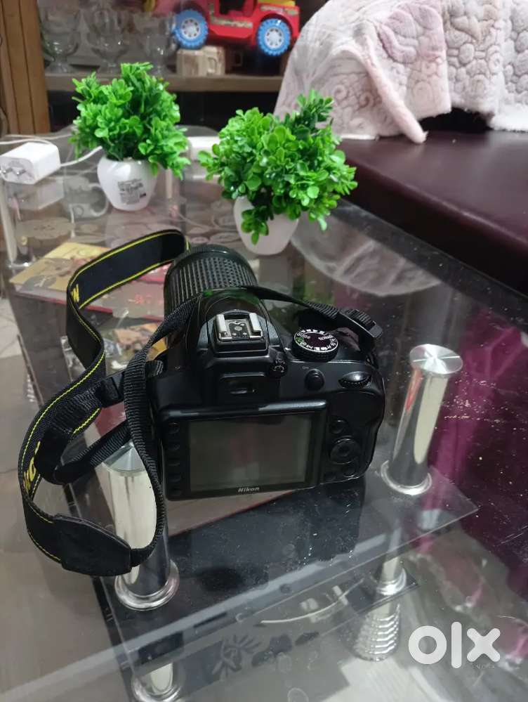 Nikon 3400d with Zoom lens 70-300mm good condition, with 2 battery