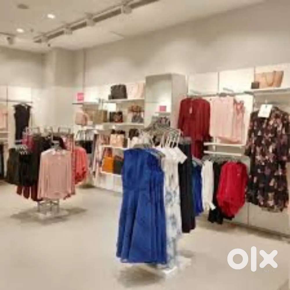 कपडे के शोरूम में काम करने के इच्छुक उम्मीदवार आवेदन कर सकते है।