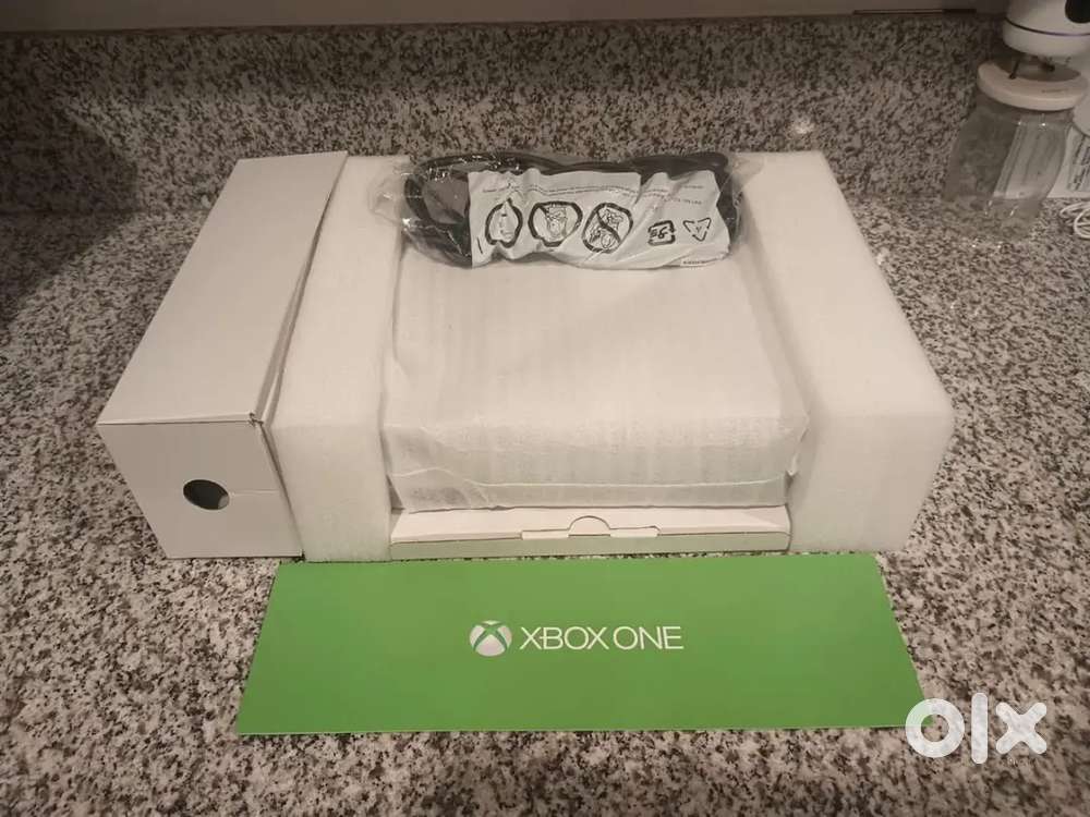 Microsoft Xbox One S 1TB Game White Console In Box Complete 9 Games