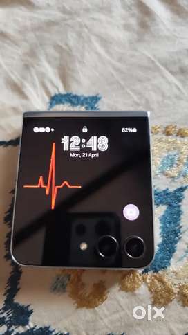 Z flip 5 5G 15 din use kiya hua h