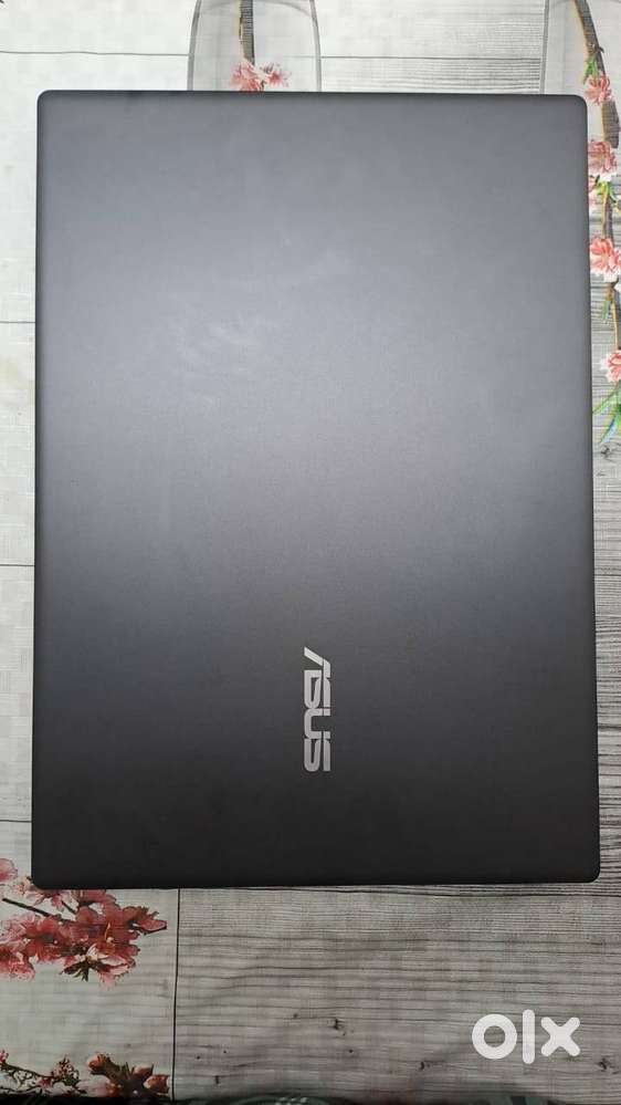 ASUS V16 (6GB RAM, 512GB SSD, RTX 4050)