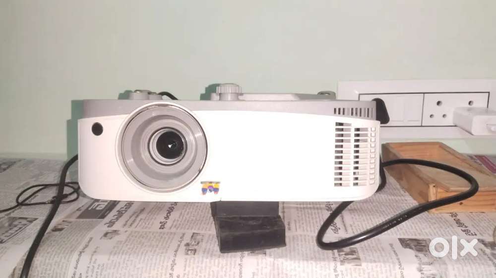 ViewSonic PA503W projector