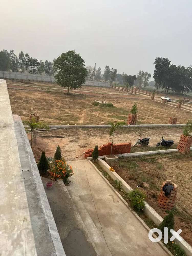 लखनऊ सुल्तानपुर रोड पर गोसाईगंज मार्केट के बैक साइड में जमीन
