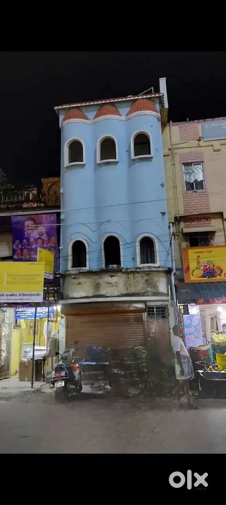 Shop sale with Lift, Bore, Bathroom toilet