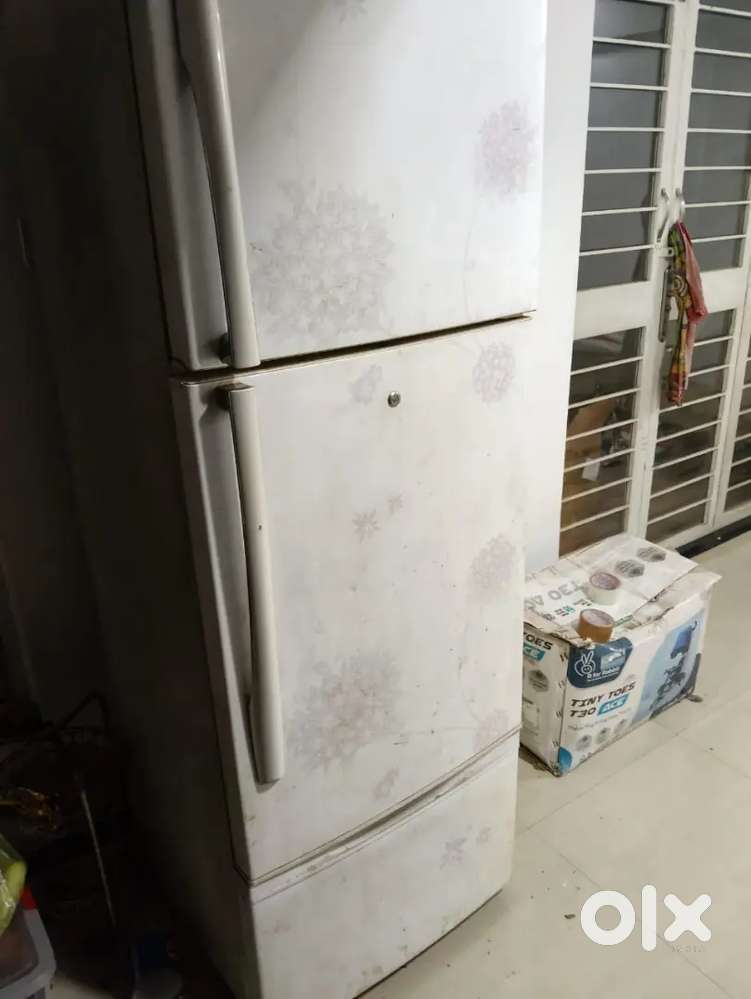 3 door fridge LG