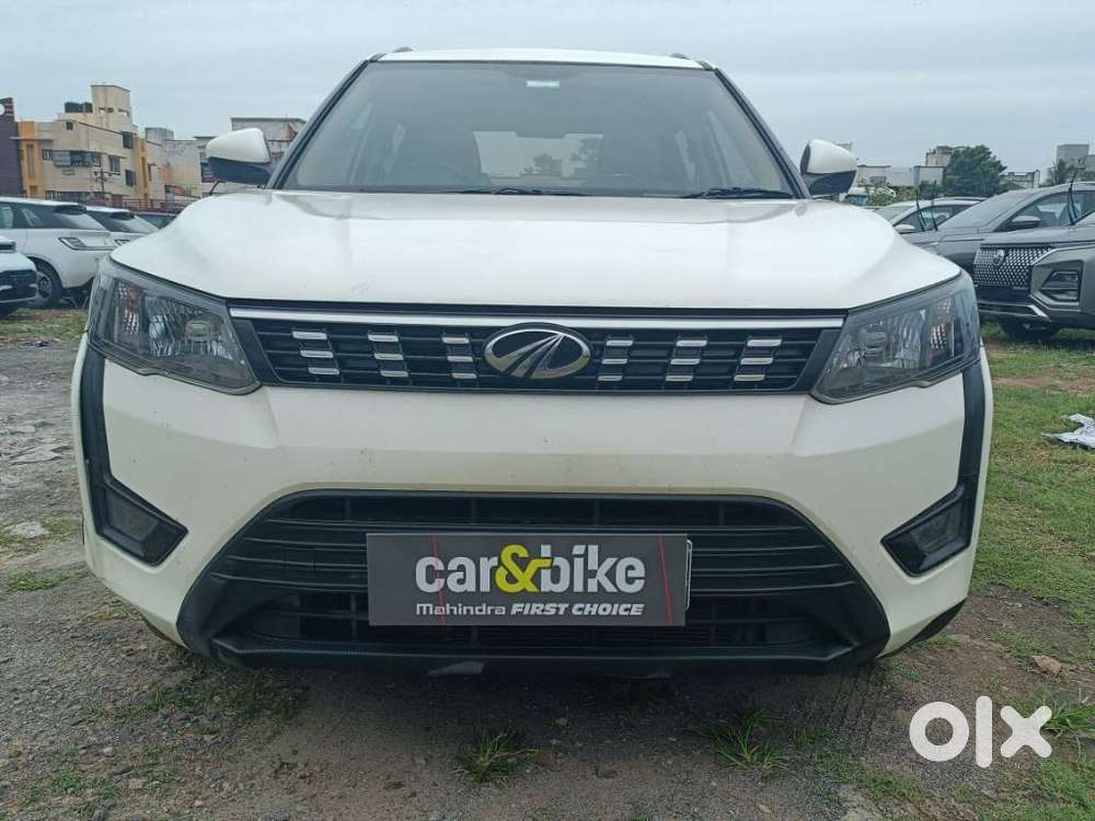 Mahindra XUV300 W6, 2022, Petrol