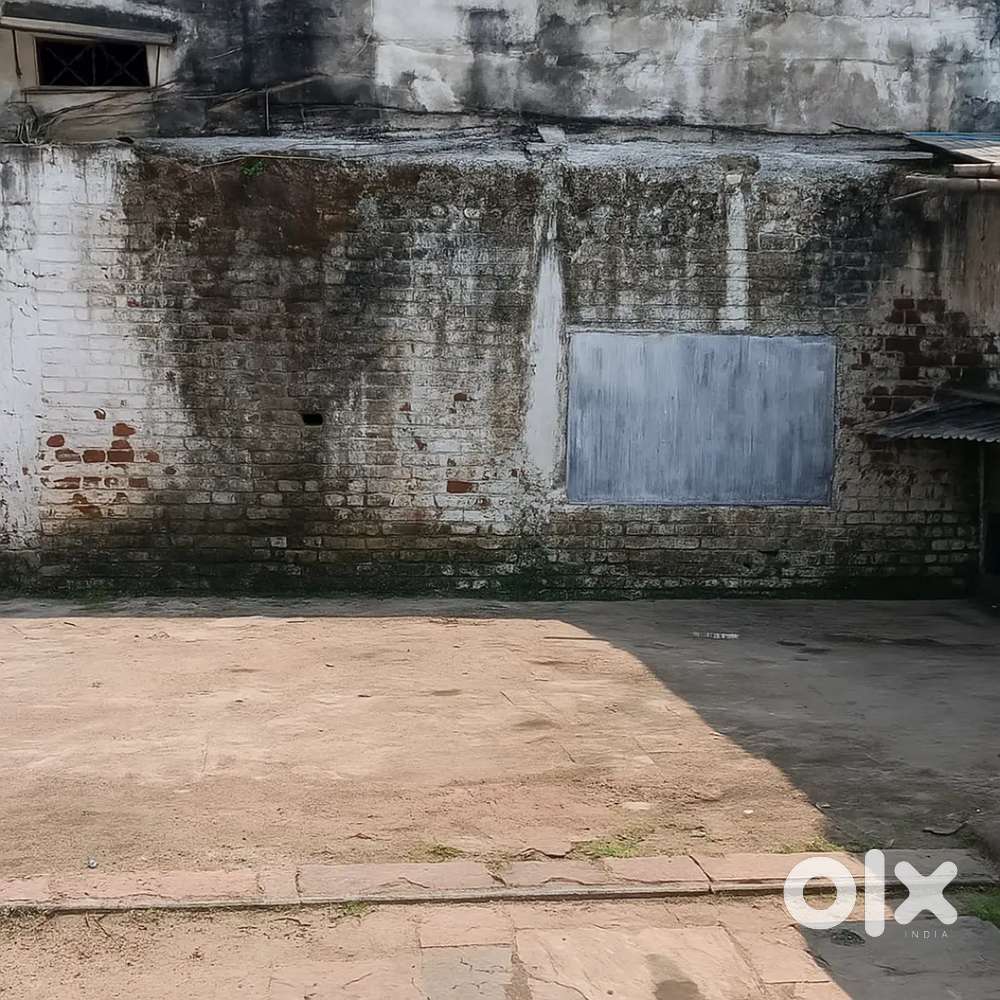 400 sq.ft West-Facing Plot for Rent