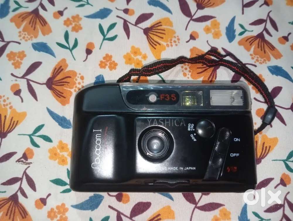 Vintage Yashica Novocam I Film Camera (Made in Japan)