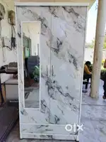 *Limited Period Offer* Brand new wooden almirah wid mirror (78*36*16)