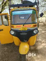 bajaj maxima commercial vehicle