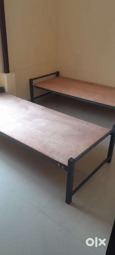 Bunker cot/Single cot for sale near Shanti Nagar Church Chakaraparamb