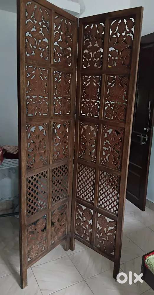 WOODEN PARTITION FOR SALE