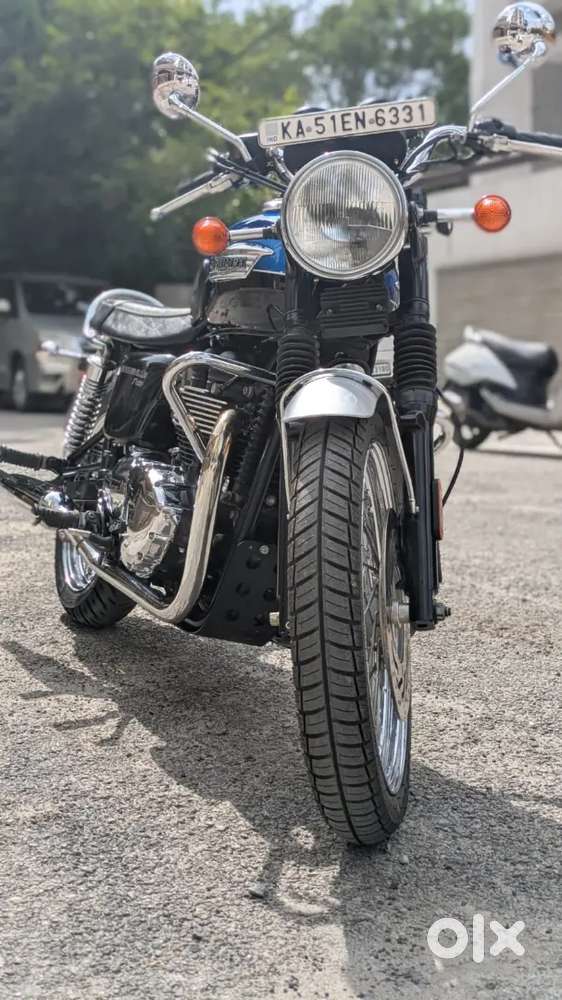 Triumph bonaville T100 only 6900 km run
