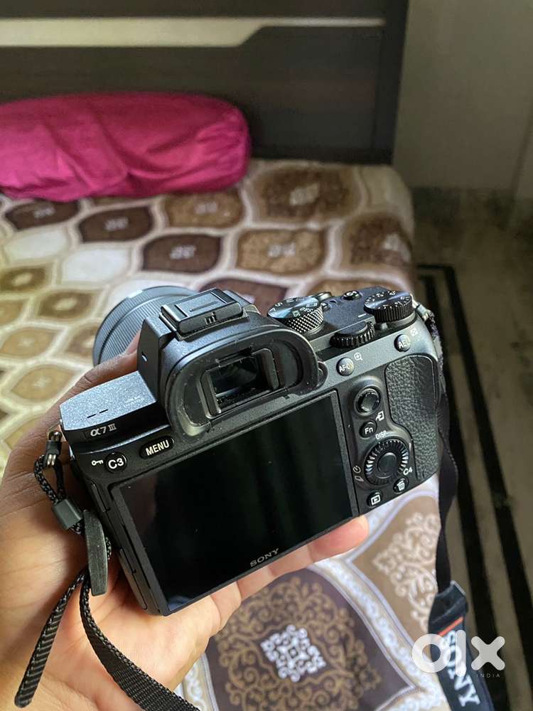 SONY A7iii with kit lens & carry bag