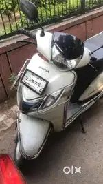 Honda Activa 125 white