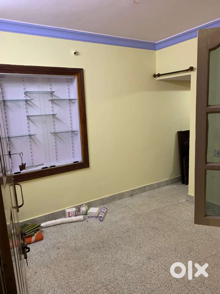 1 BHK for rent with 24/7 water and high security