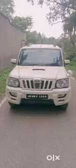 Mahindra scorpio vlx 2014 1st owner