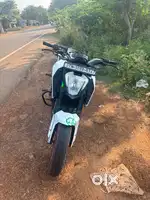 ktm duke 200 bs6 white
