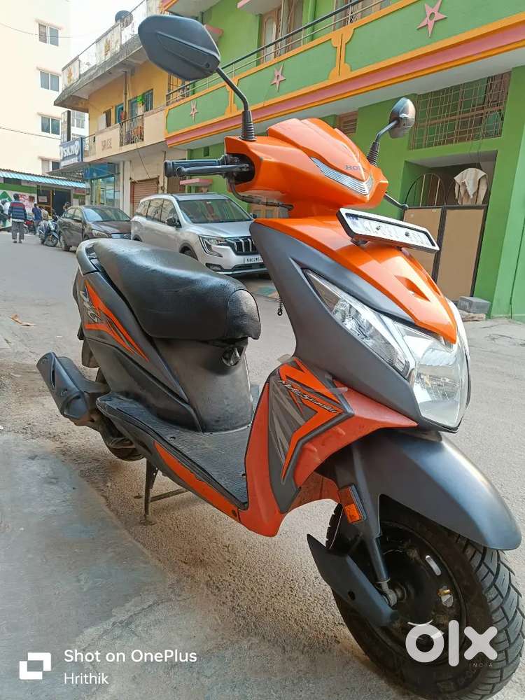 Honda dio 2017 orange