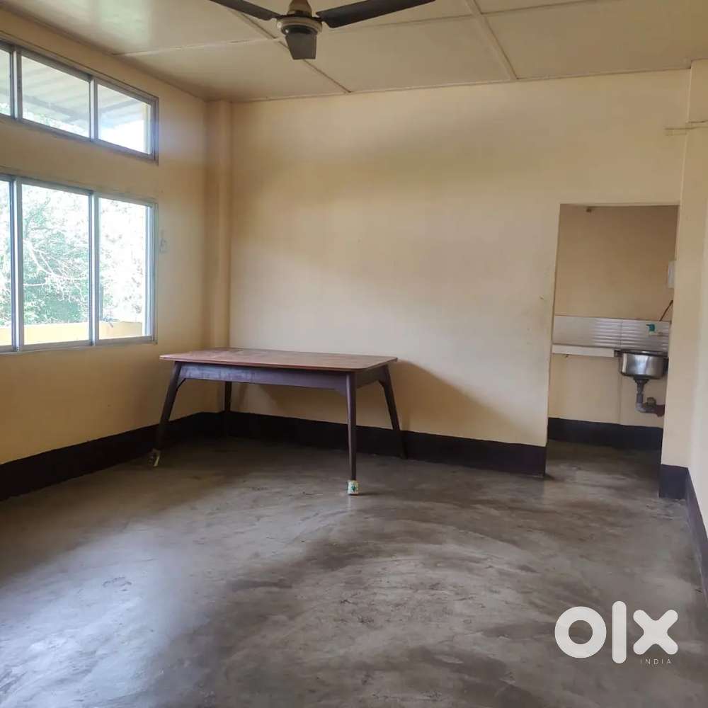 3 room (2bhk) available for rent with running Water 24hrs available
