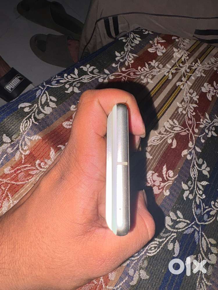 Google pixel 7 only 2 month old seal pack