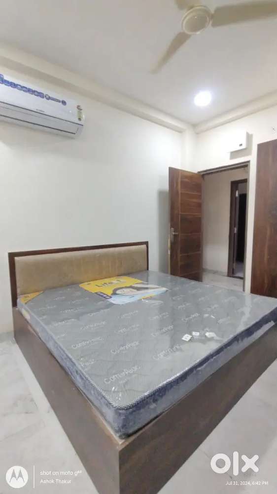 Luxurious Fully Furnished Studio Room Available Near Bombay Hospital