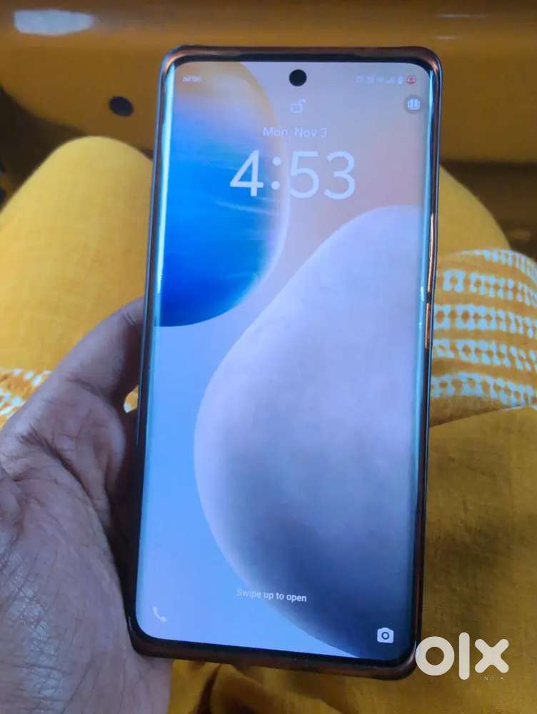 iQOO z9s pro 8 gb ram 128 gb rom looking new phone