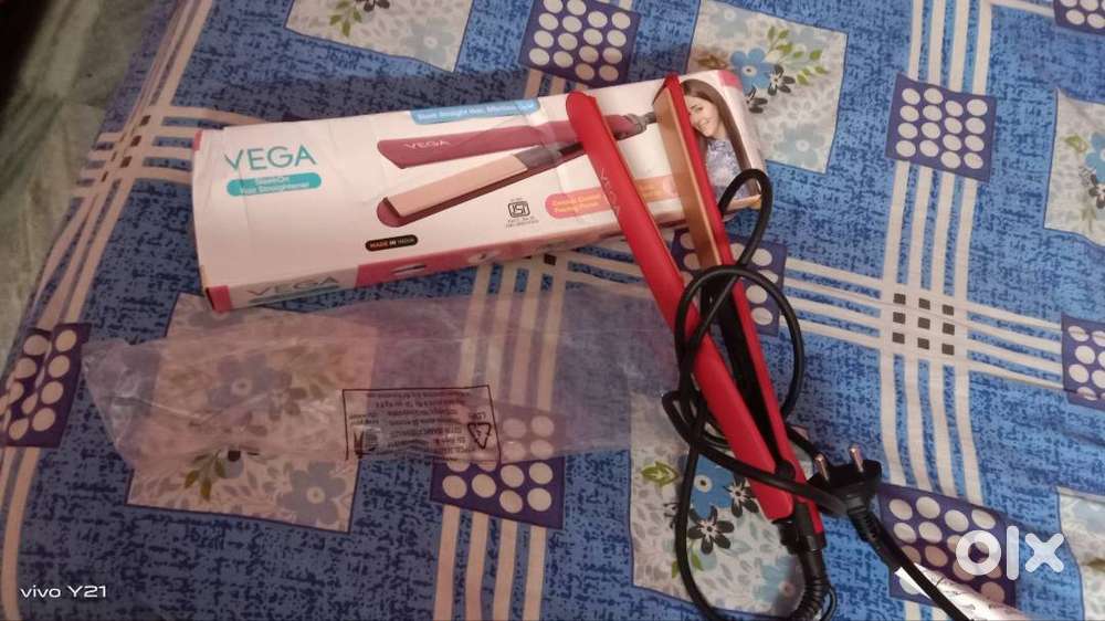 Vega hair straightener