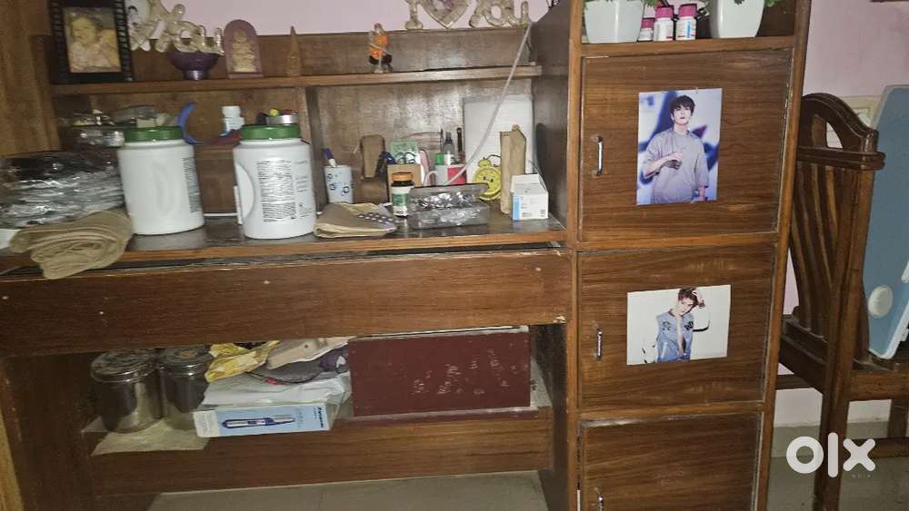 Wooden study table with Q chair