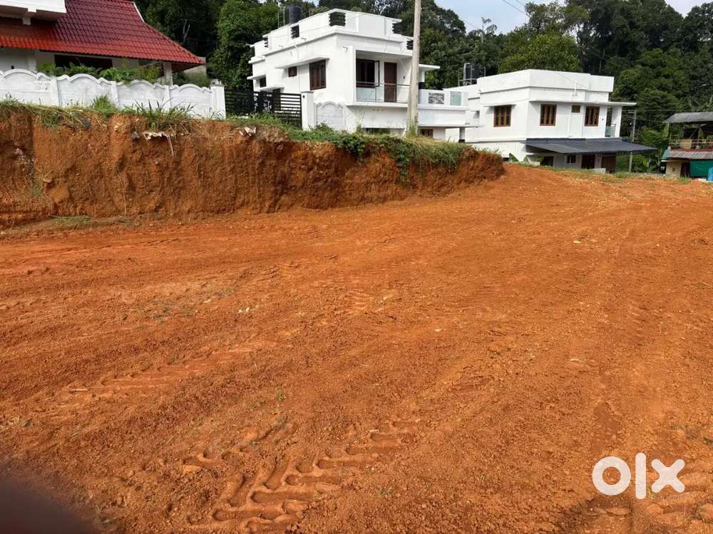 House plot for sale near Manarkad junction 7 cent all facilities