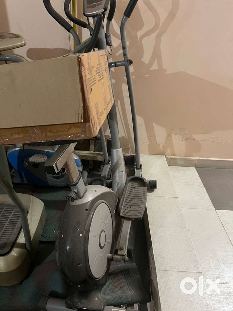 Cross trainer