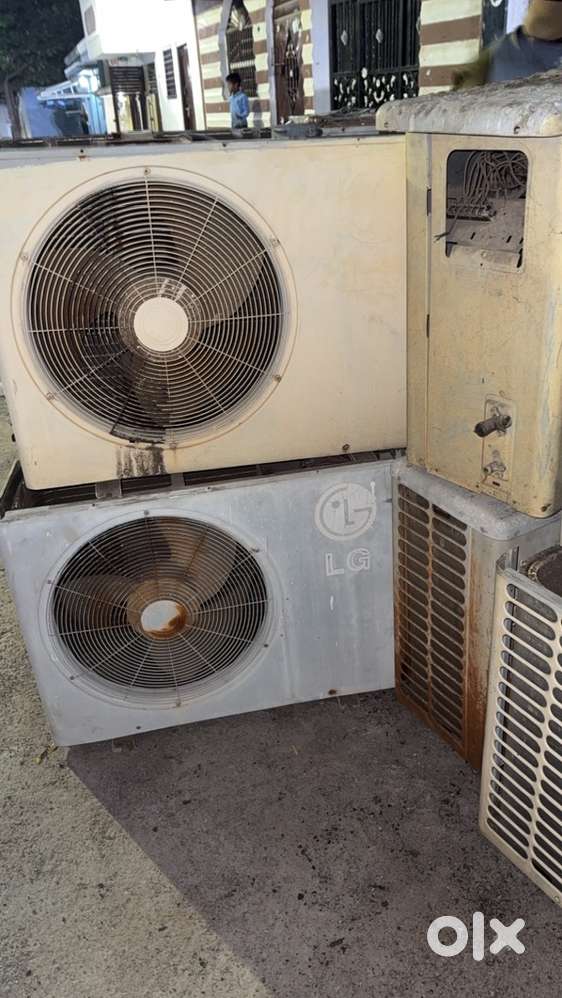 Old nd dead ac buyer. Also window acs