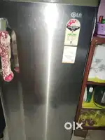 Single door fridge in good condition.