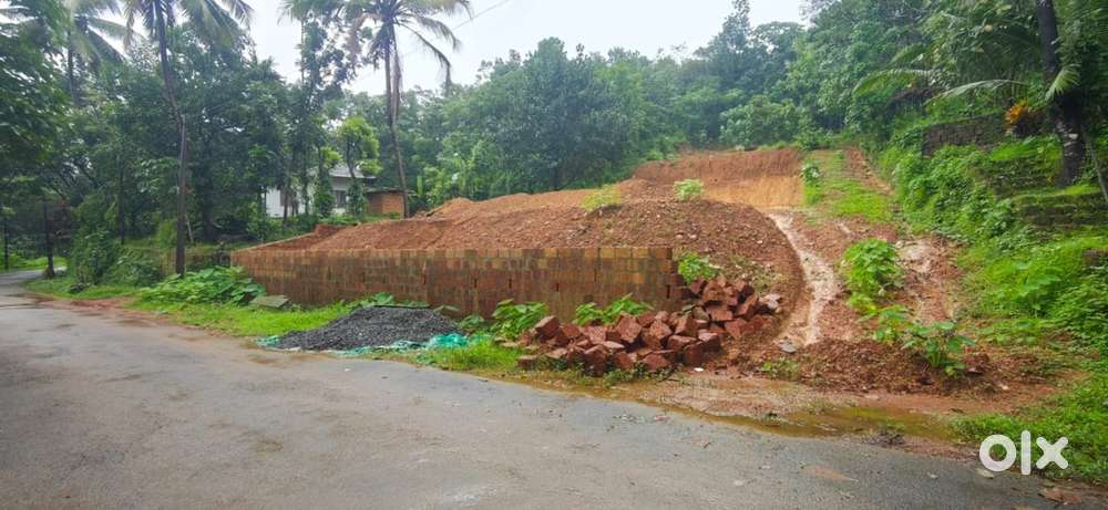 ഉളിക്കലിൽ 15 സെന്റ്  സ്ഥലം വില്പനയ്ക്.