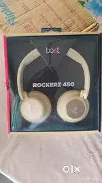 Boat Rockerz earphone