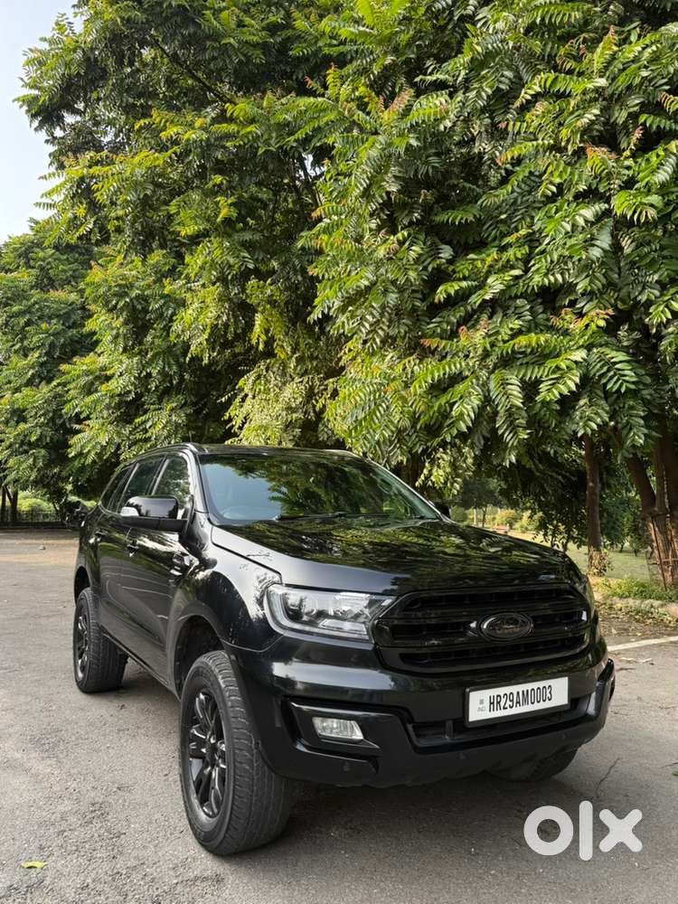 Ford Endeavour 3.2 titanium black