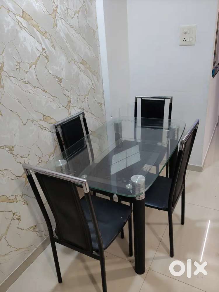 Dining table 4 seater