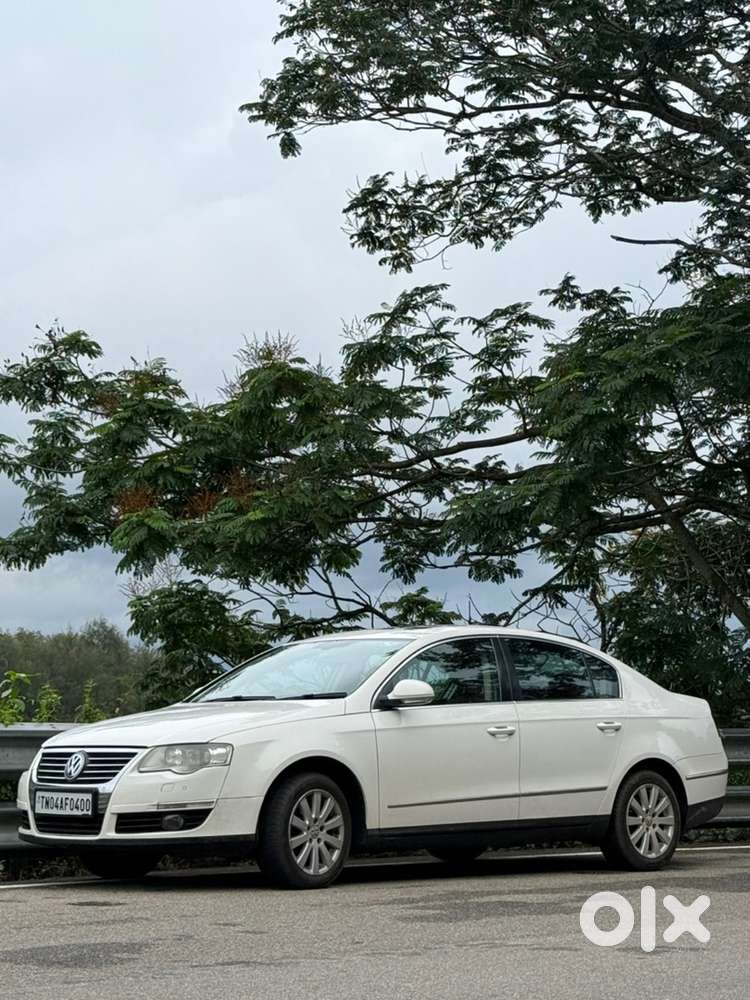 Volkswagen Passat 2010 Petrol 76000 Km Driven