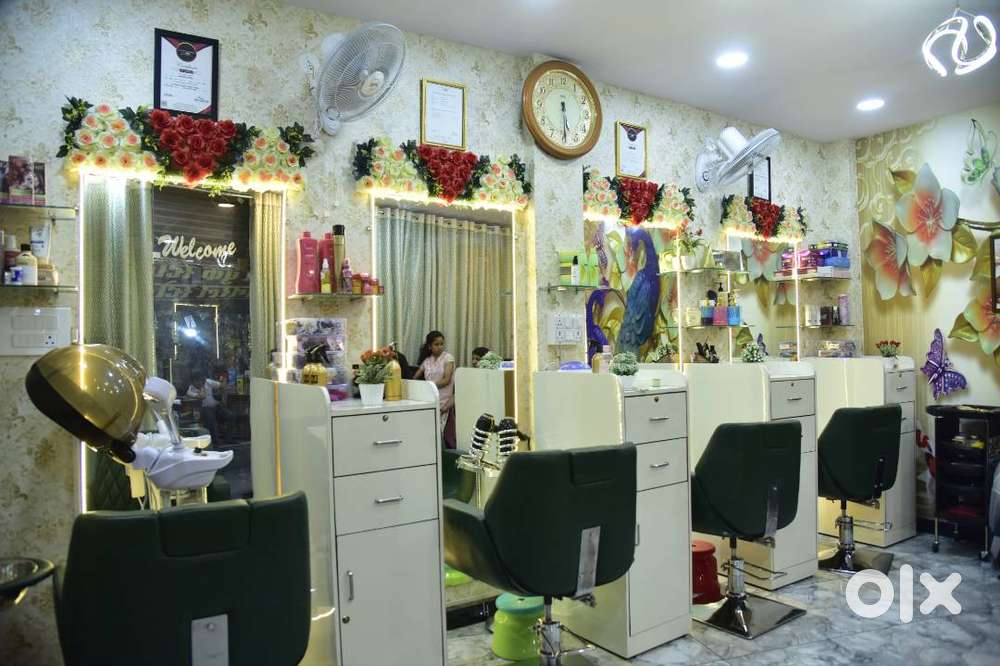 Luxurious Ladies Beauty Salon