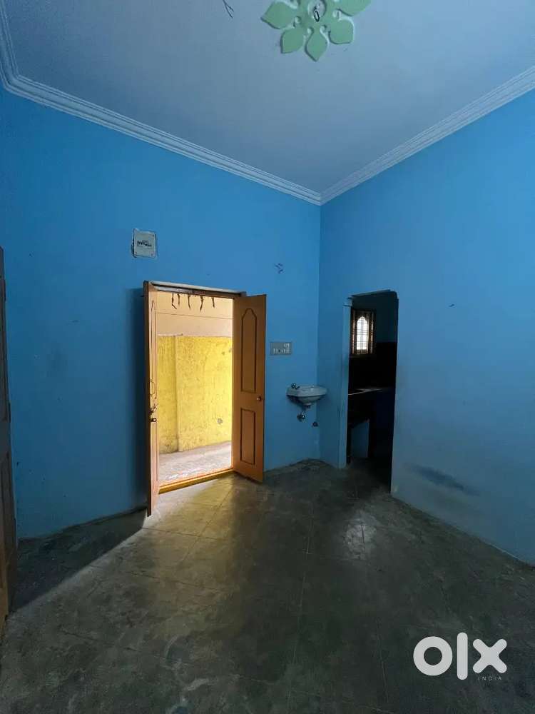 1bhk, 1 bathroom, 1 hall, 1 kitchen, 1 pooja room, 1 bedroom