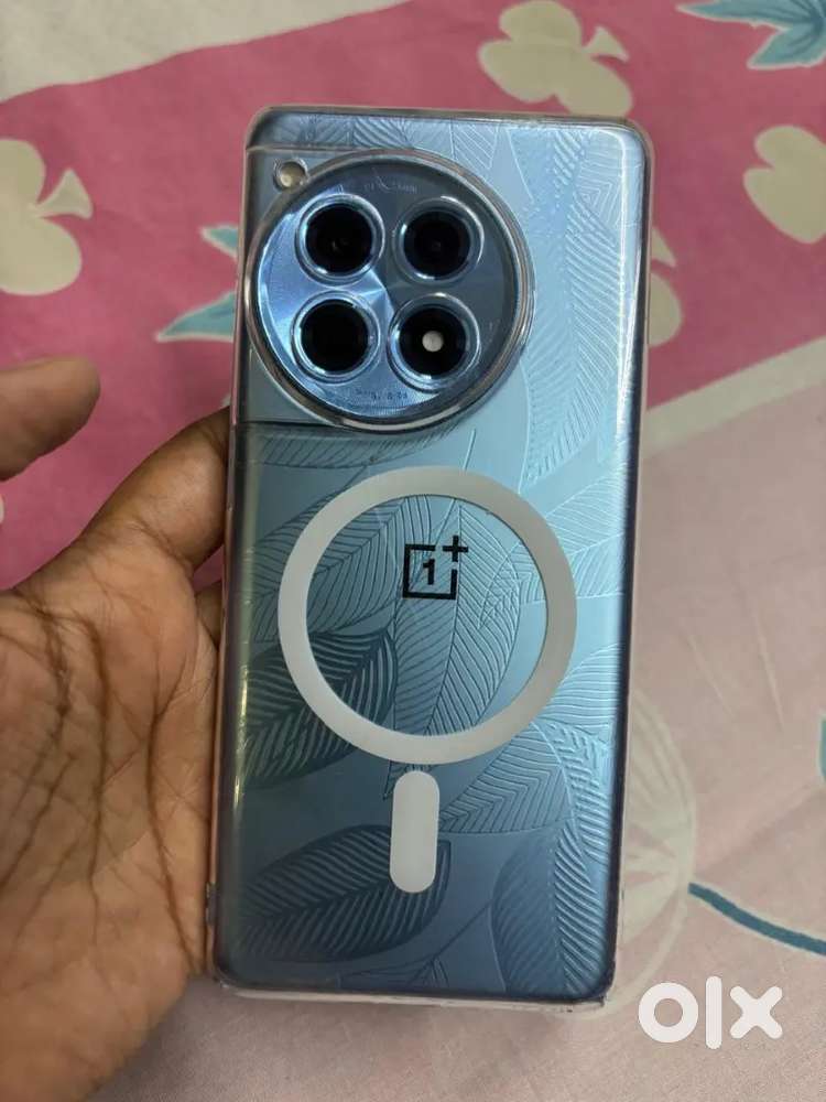 Oneplus 12R - bas halka sa crack hai niche - one plus 12 R