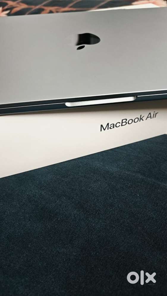MacBook Air M4 2025 indian, Sky Blue 13-inch 256 GB with 100% BH