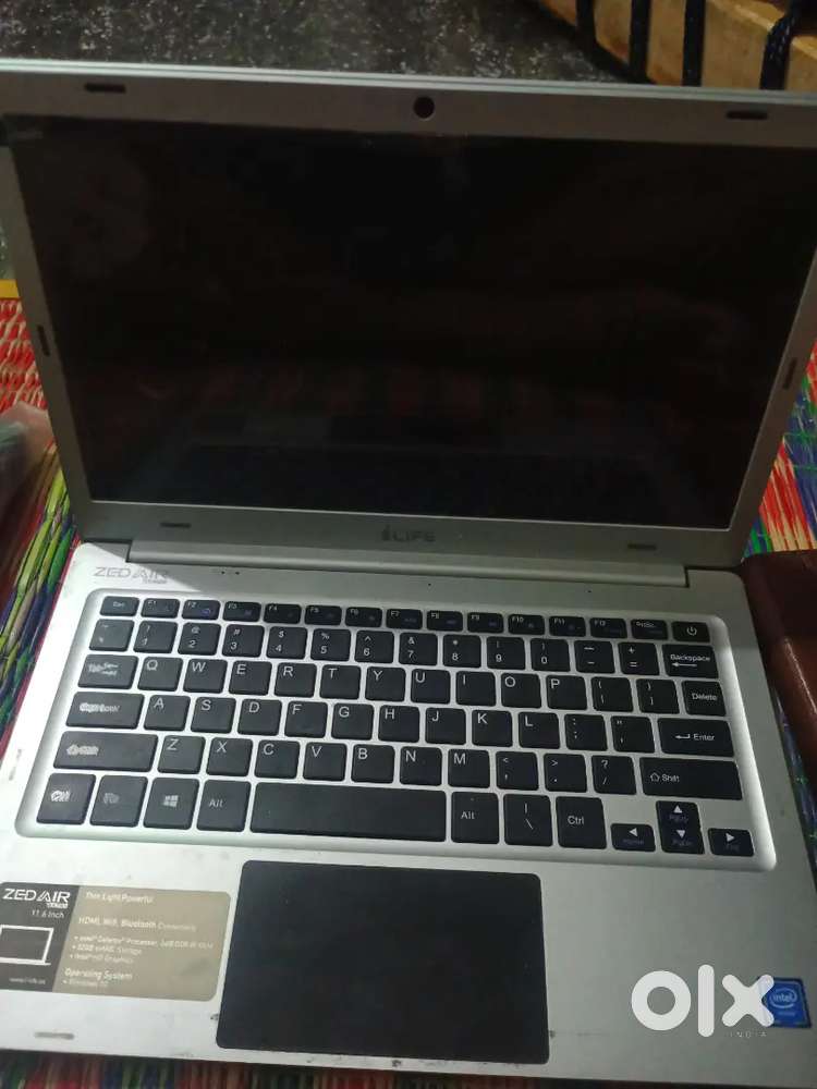 Laptop ZED AIR ULTRA no battery