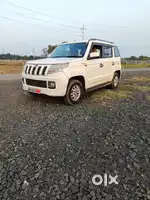 Mahindra tuv 300 fist selling