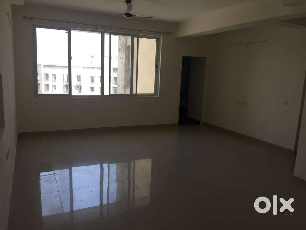 Female Flatmate Required in Jaypee 3BHK Semifurnished Sector 134