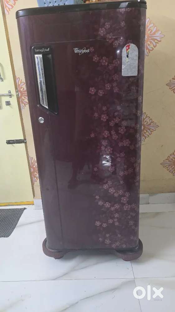 Well maintained whirlpool fridge