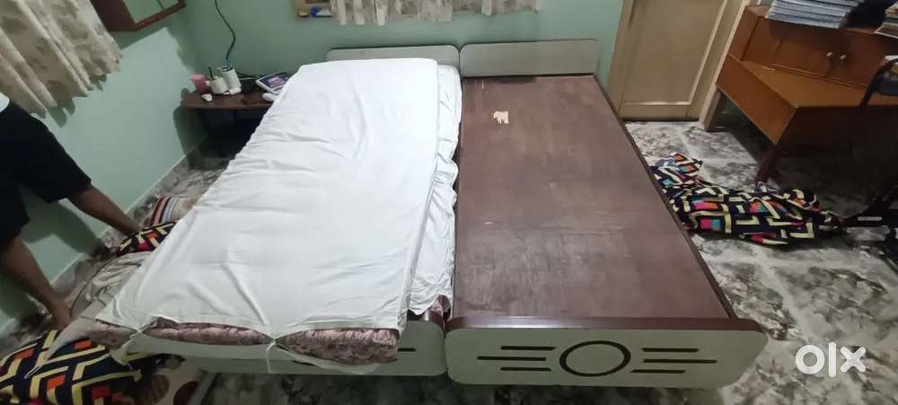 સેટી સાથે રૂ નાં ગાદલા કવર સાથે