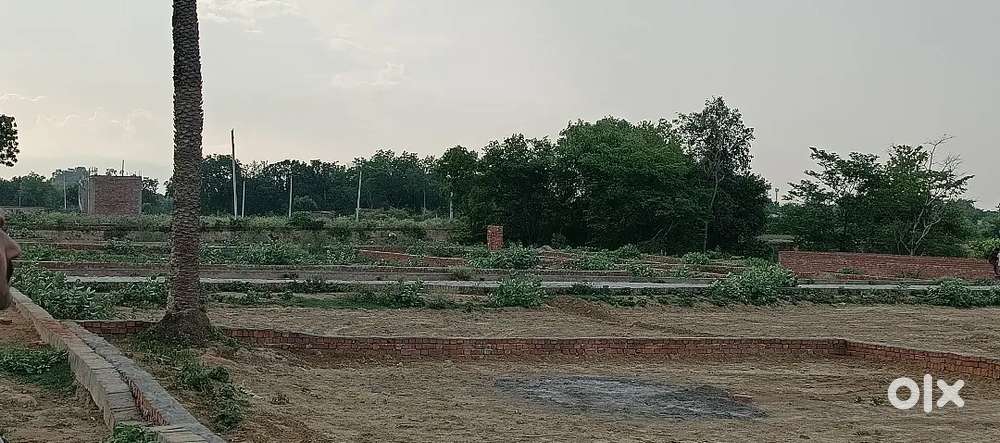 Hardoi road ke Aas pass plots